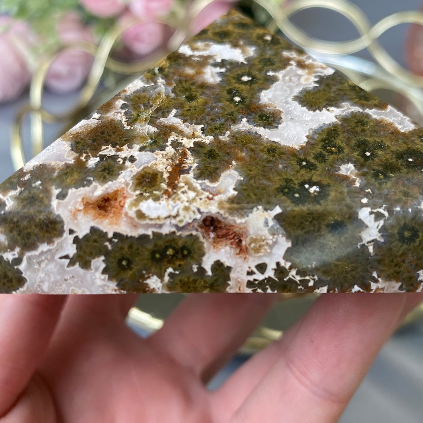 Natural Agate pyramid 425g.