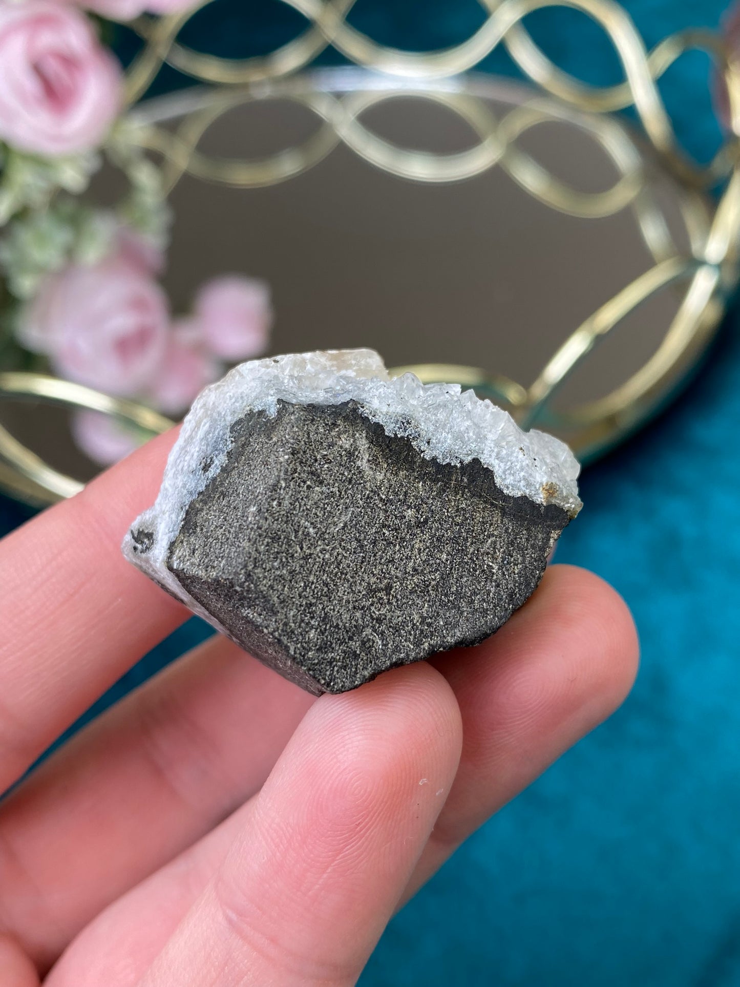 Natural raw Apophyllite druse 34g. (India)