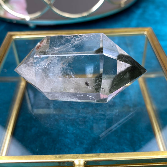 Bergkristall mit natürlichen Einschlüssen, 65g.